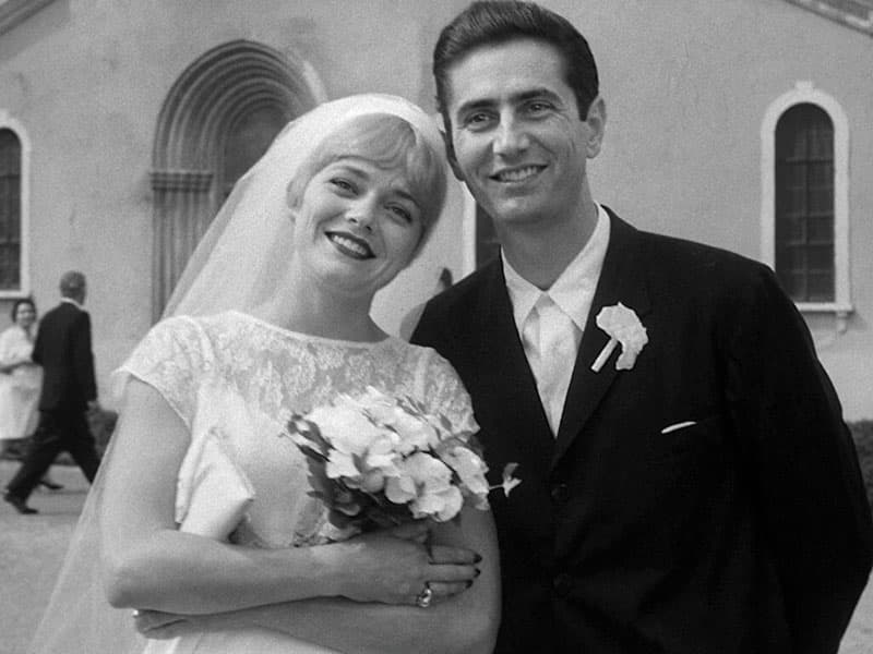 Photo de famille en noir et blanc avant colorisation