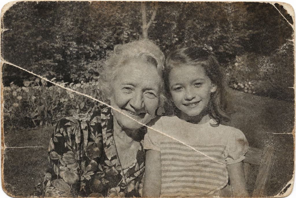 Vieille photo ancienne abîmée avec rayures avant restauration
